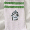 Bestickte Tennissocken Katze im Hai-Kostüm – Sharky Cat | Hugging Sox